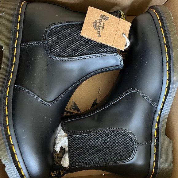 Dr. Martens AirWair Black Women's Boots - Picture 1 of 3